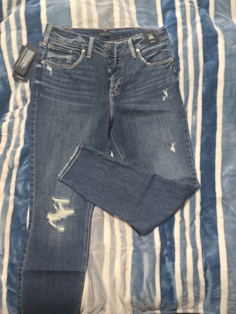 High-Rise Distressed Women’s Jeans - Dark Blue Curvy FIT. Skinny Leg